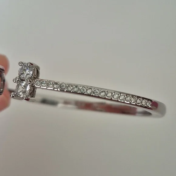 Elegant Silver Bracelet with Cz - Picture 3 of 5
